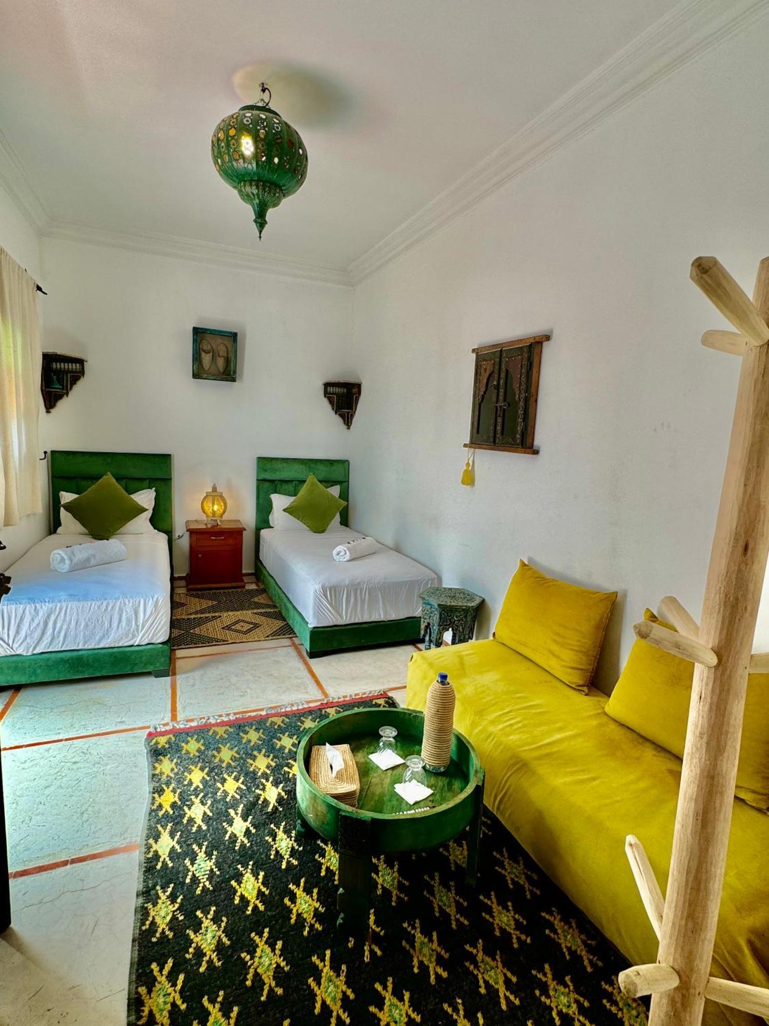 ホテル Riad Iklil マラケシュ エクステリア 写真